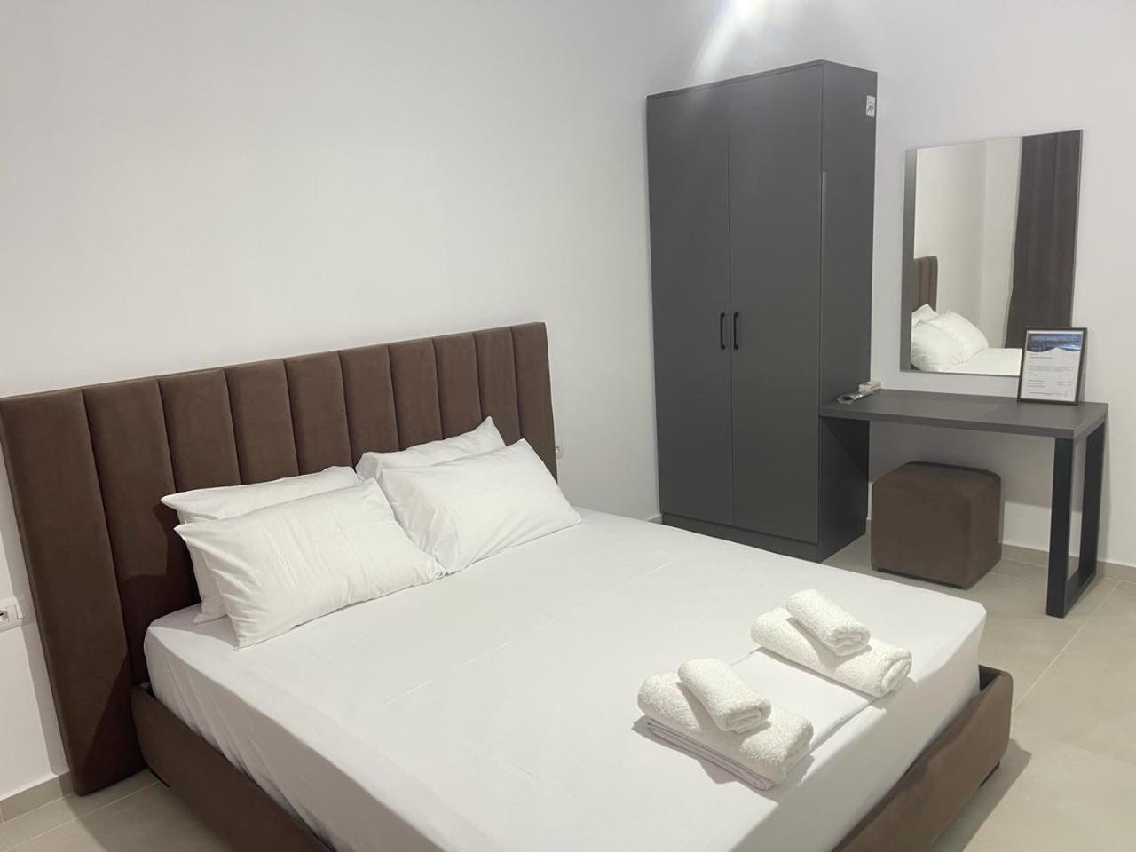 Sunrose Residences Sarandë Exterior foto