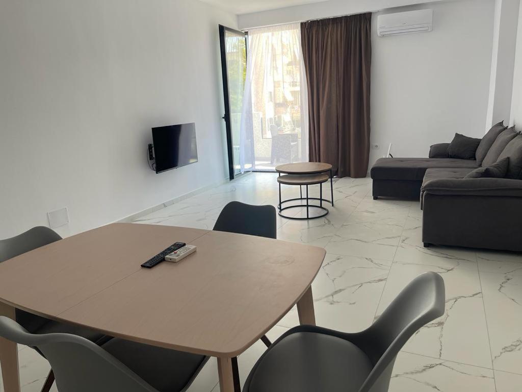 Sunrose Residences Sarandë Exterior foto